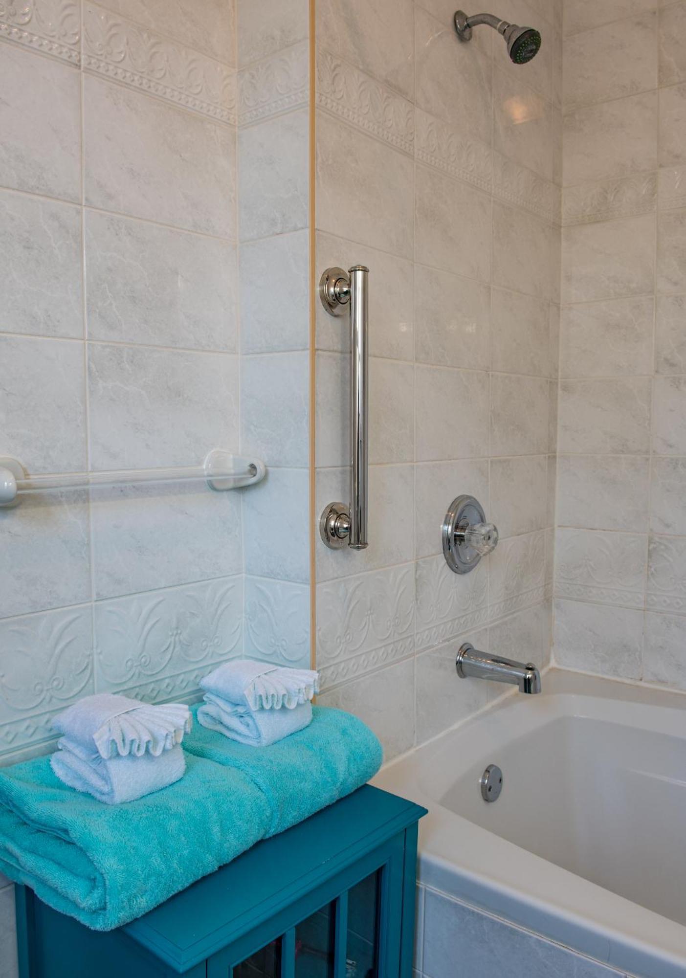 Prince Street Suites Шарлъттаун Стая снимка